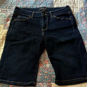 Banana Republic Bermuda Jean shorts 27/4